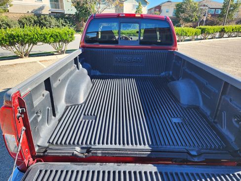 Used 2013 Nissan Frontier SV image 16