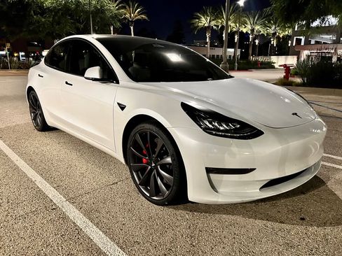 Used 2020 Tesla Model 3 Performance image 2