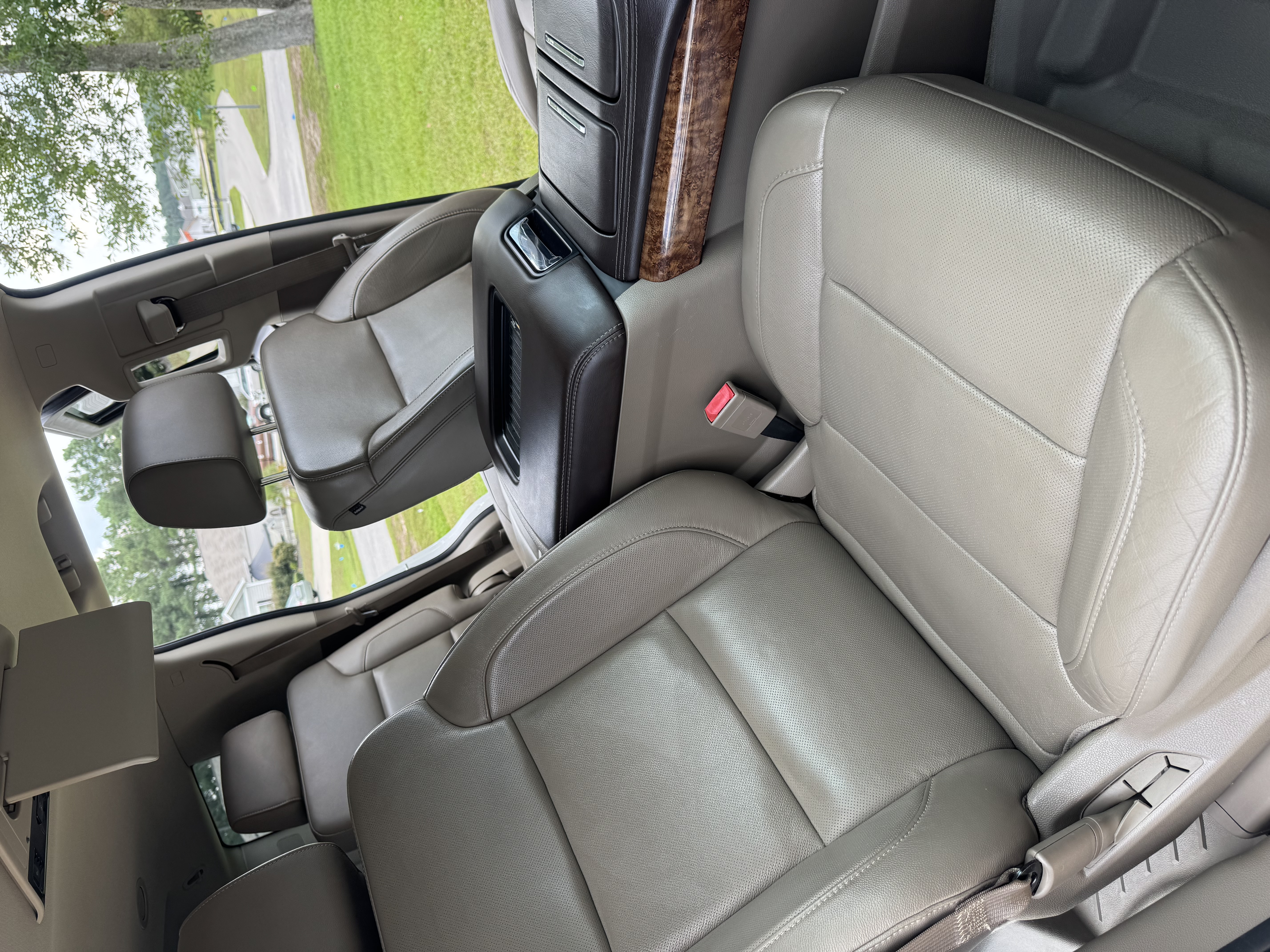 Used 2016 Chevrolet Tahoe LTZ AWD/4WD image 8