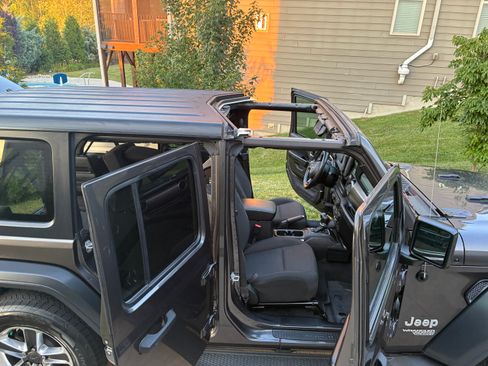 Used 2019 Jeep Wrangler Unlimited Sport S AWD/4WD image 10