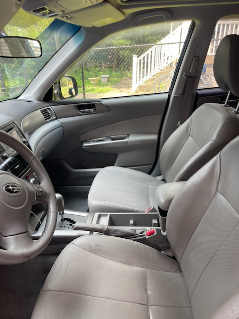 Used 2010 Subaru Forester 2.5X Limited AWD/4WD image 9