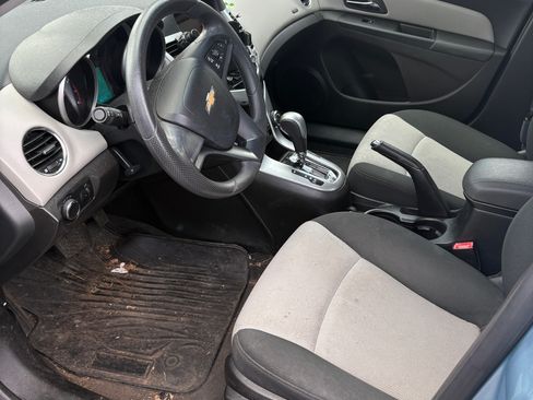 Used 2011 Chevrolet Cruze LS w/ Connectivity Package image 10