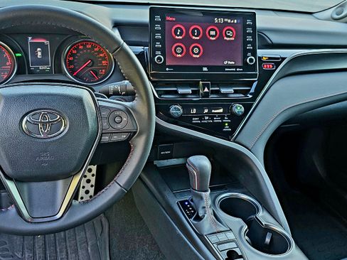 Used 2024 Toyota Camry image 17