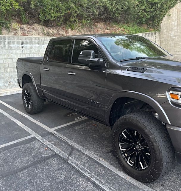 Used 2022 RAM 1500 Limited w/ Trailer Tow Group (B) AWD/4WD image 2
