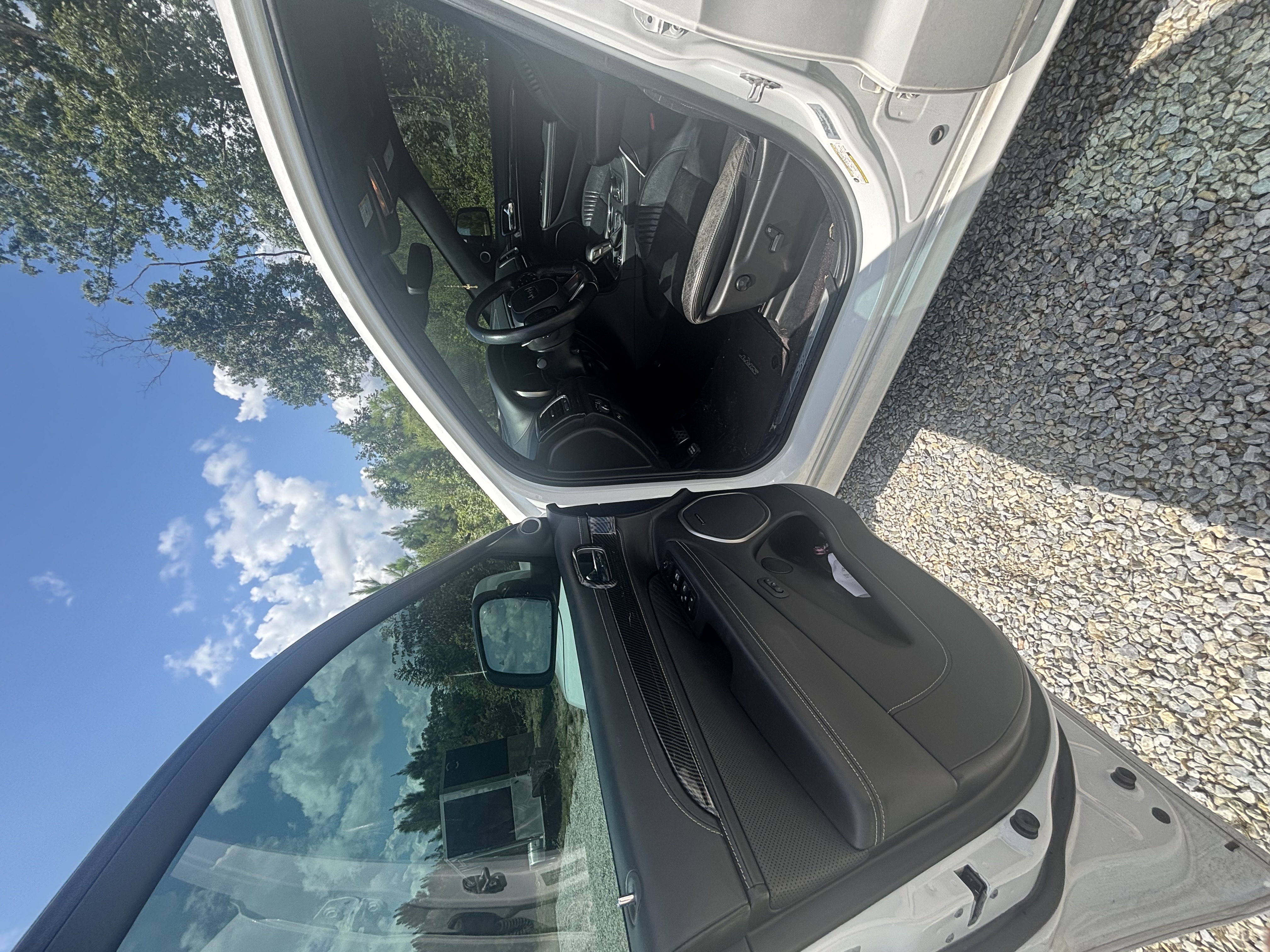 Used 2017 Jeep Grand Cherokee SRT AWD/4WD image 4