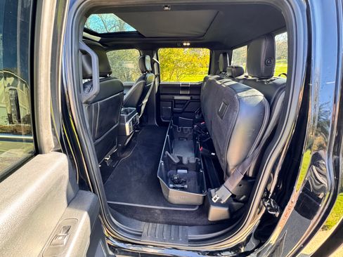 Used 2018 Ford F150 Platinum w/ Equipment Group 701A Luxury image 10