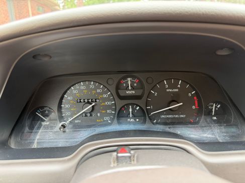 Used 1996 Ford Thunderbird LX RWD image 8