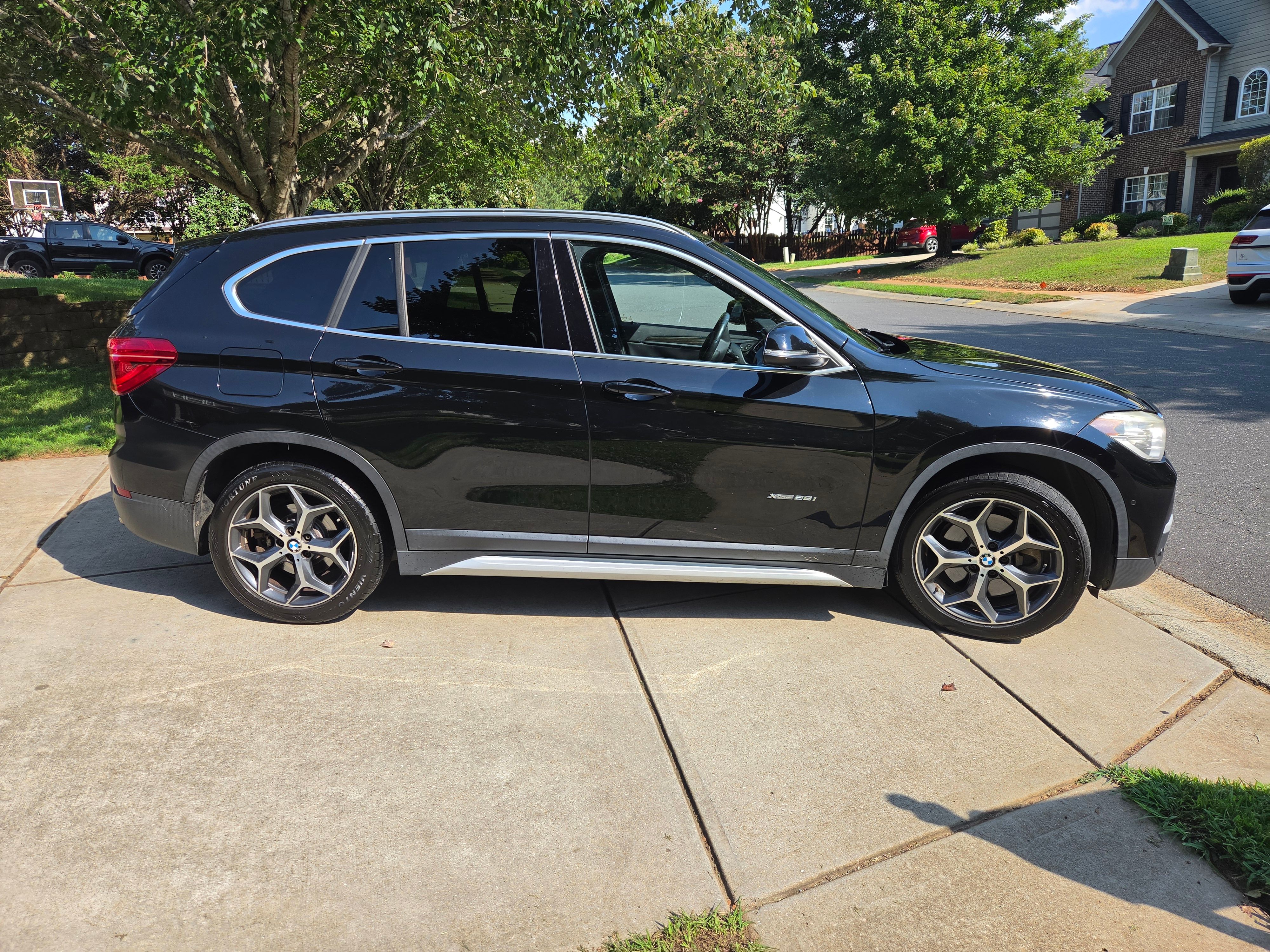 Used 2016 BMW X1 xDrive28i w/ Premium Package AWD/4WD image 1