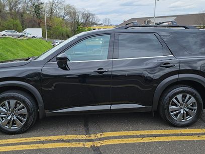 Used 2024 Nissan Pathfinder SV w/ SV Premium Package