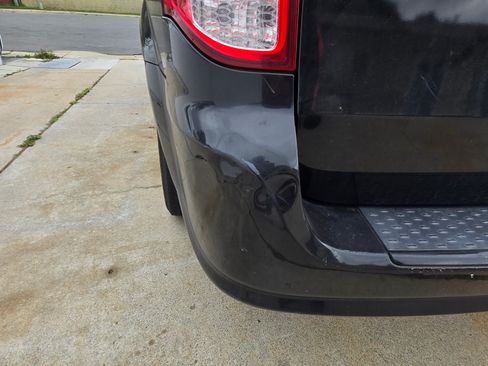 Used 2019 Dodge Grand Caravan SE image 16