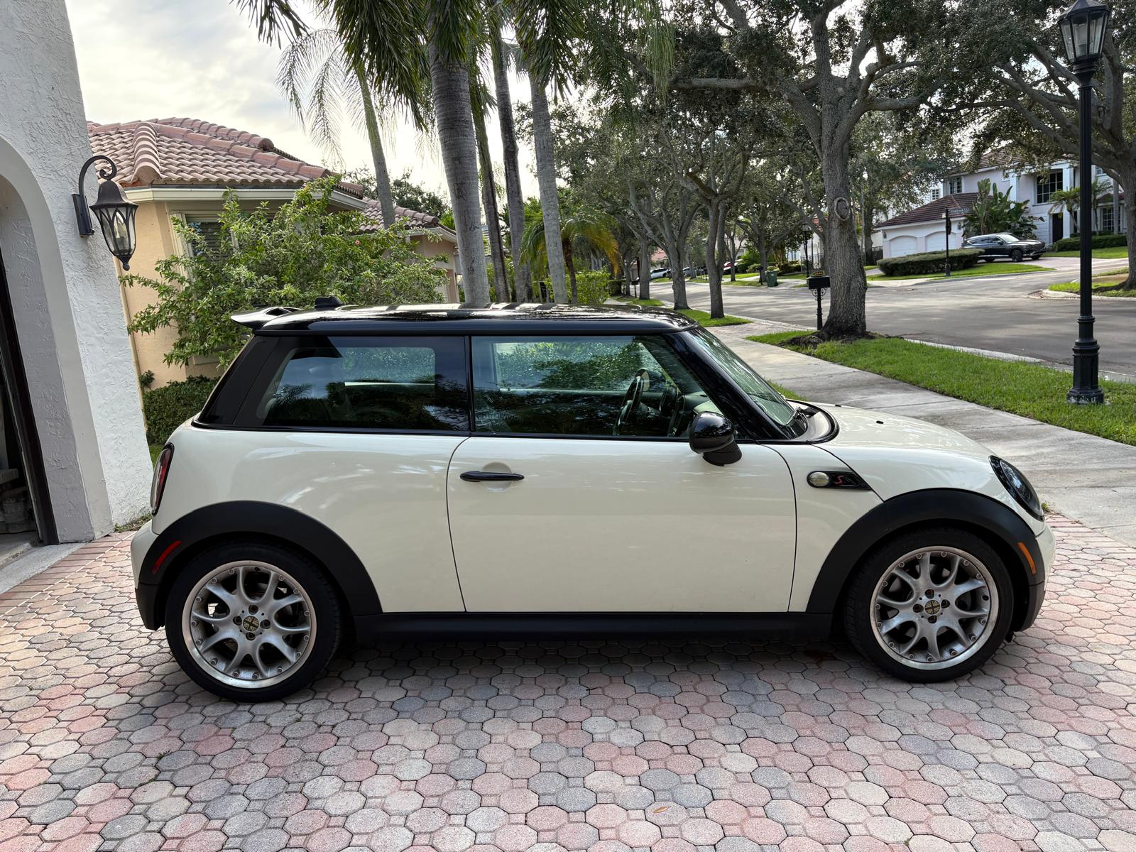 Used 2009 MINI Cooper S FWD image 5