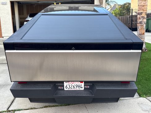 Used 2025 Tesla Cybertruck AWD Crew Cab image 12