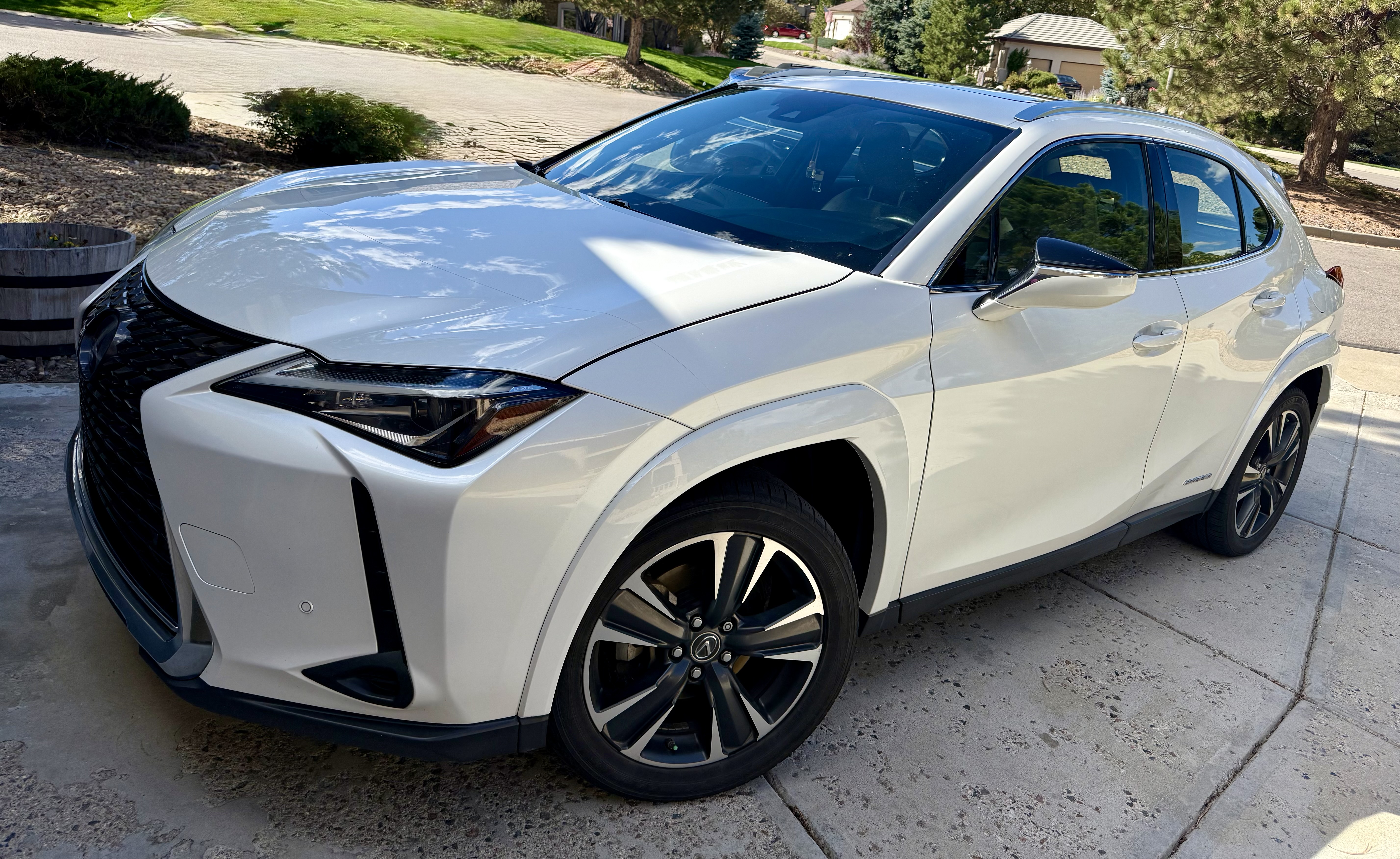 Used 2022 Lexus UX 250h w/ Premium Package AWD/4WD image 8