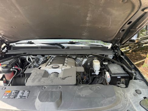 Used 2016 Cadillac Escalade Premium image 11