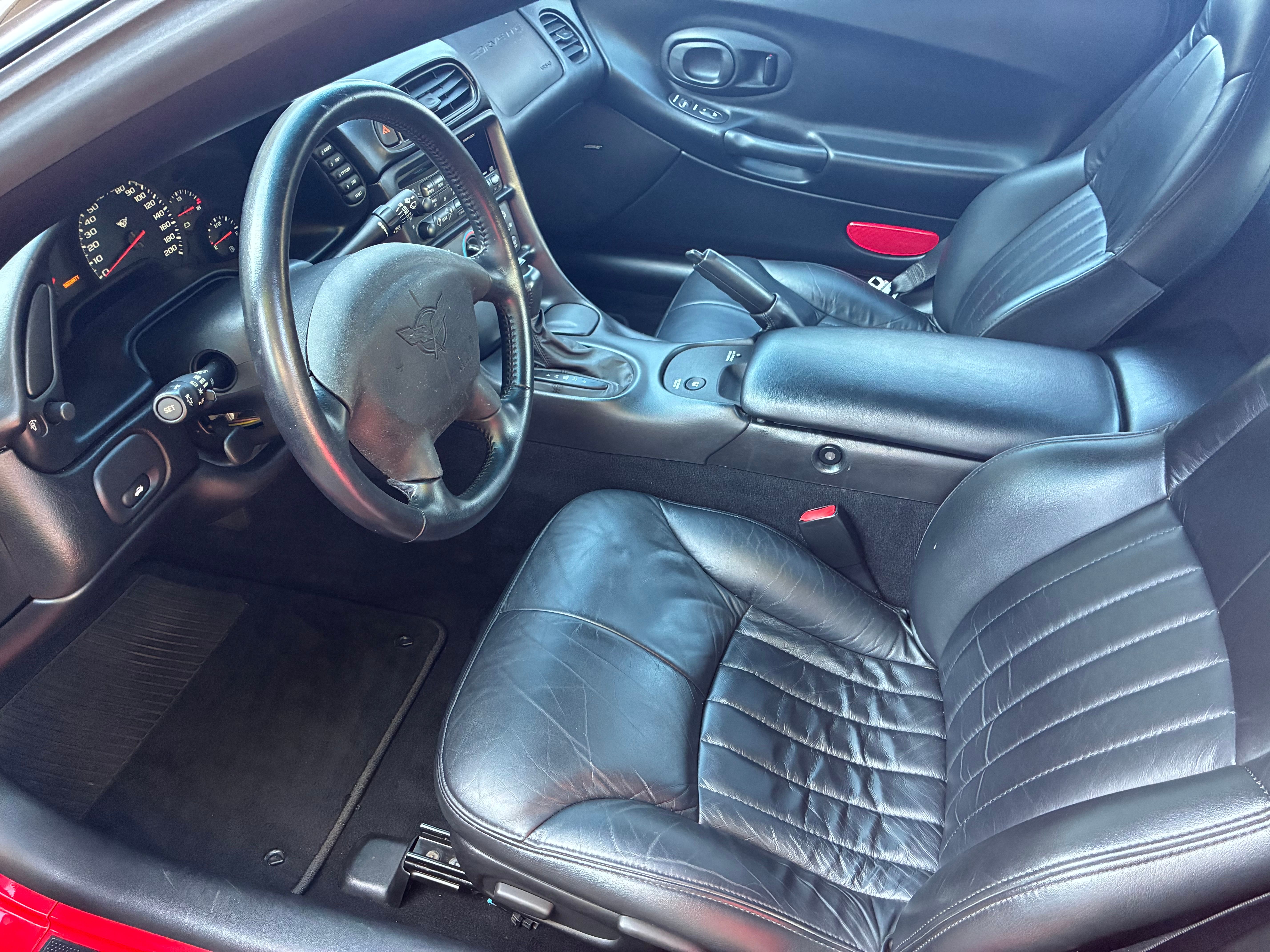 Used 2002 Chevrolet Corvette Coupe RWD image 14