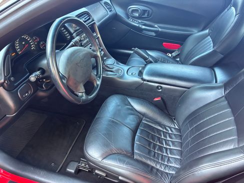 Used 2002 Chevrolet Corvette Coupe RWD image 14