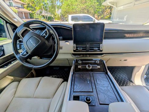 Used 2020 Lincoln Navigator Reserve w/ Luxury Package image 12