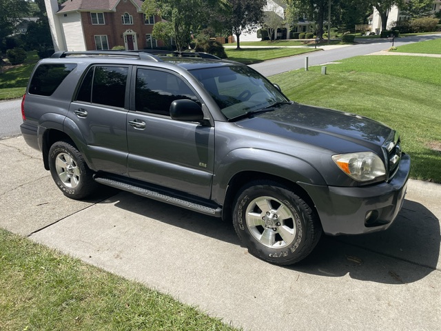 Used 2008 Toyota 4Runner SR5 w/ SR5 Extra Value Pkg 1 RWD image 1