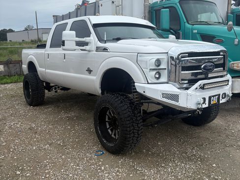 Used 2014 Ford F250 Lariat w/ Lariat Ultimate Package image 4