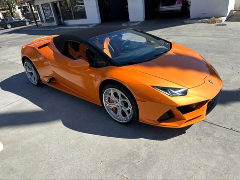 Used 2023 Lamborghini Huracan EVO AWD/4WD image 14
