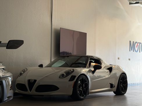 Used 2018 Alfa Romeo 4C Coupe w/ Coupe Track Package 1 RWD image 23