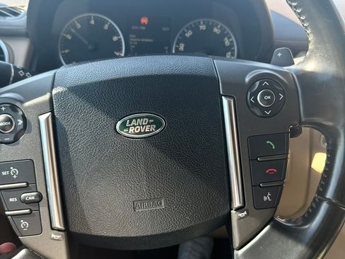 Used 2016 Land Rover LR4 HSE Silver Edition AWD/4WD image 2