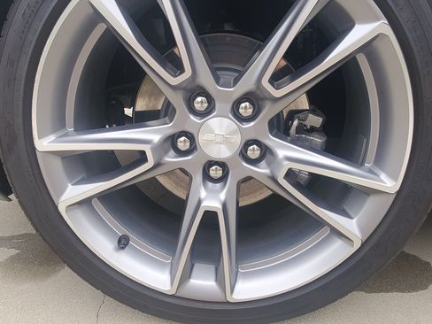 Used 2019 Chevrolet Camaro LT w/ RS Package image 11