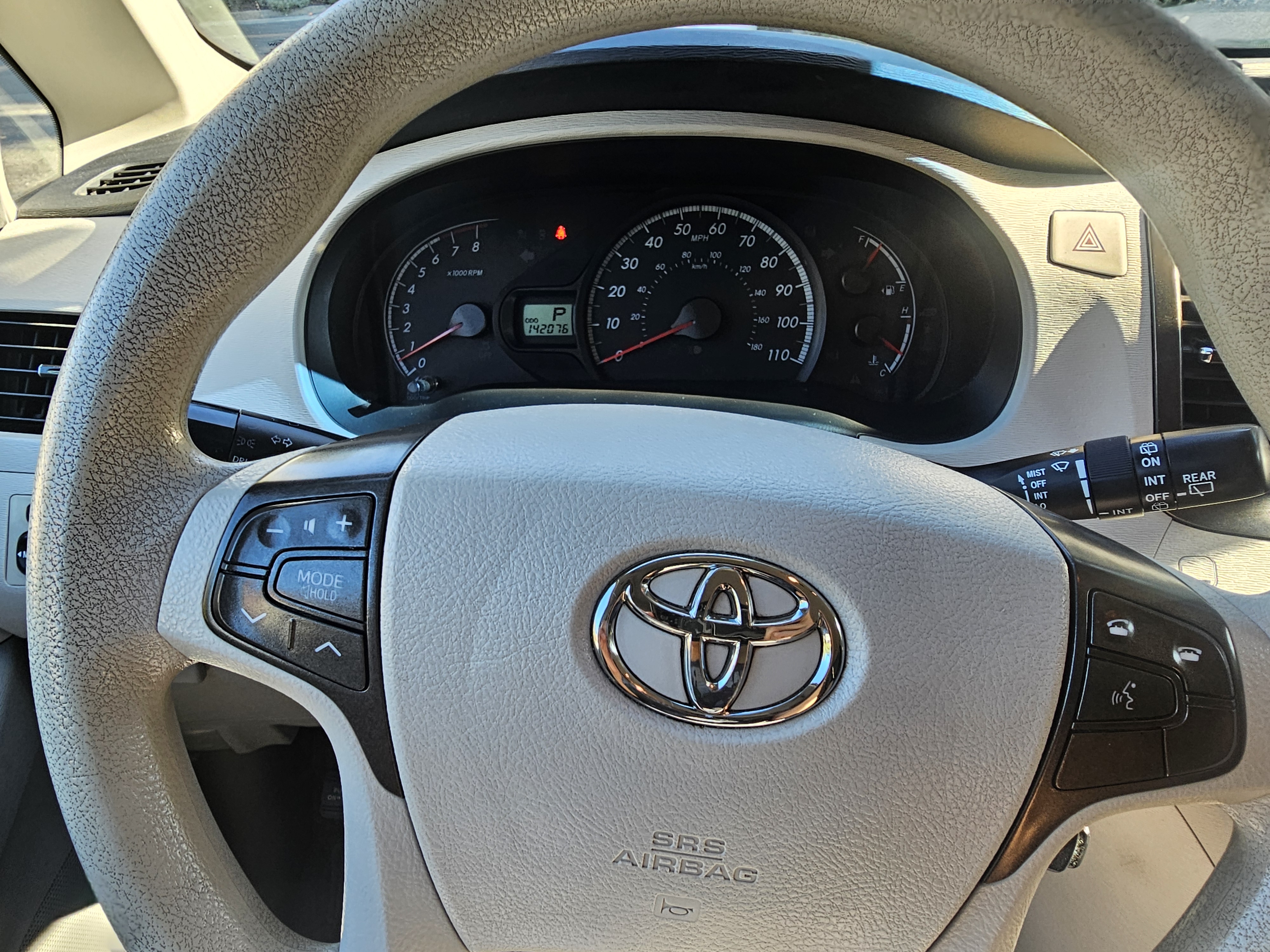 Used 2014 Toyota Sienna LE FWD image 19