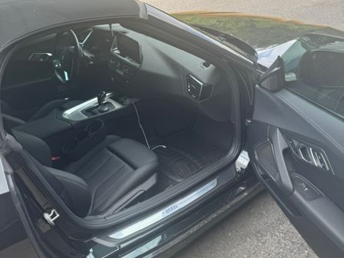 Used 2022 BMW Z4 sDrive30i w/ Driving Assistance Package RWD image 4