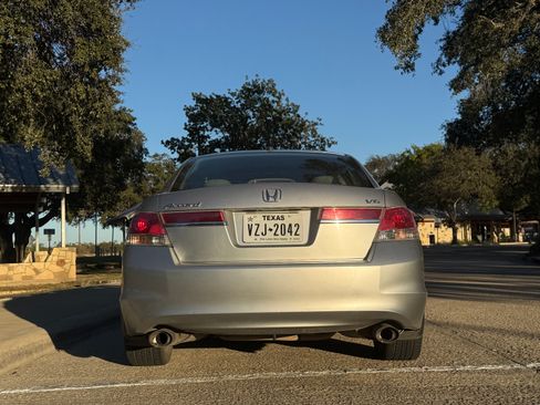 Used 2011 Honda Accord EX-L image 6