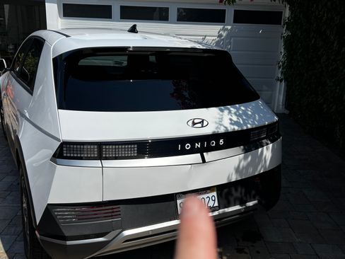 Used 2024 Hyundai Ioniq 5 SEL image 2