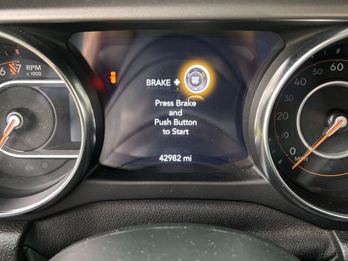 Used 2021 Jeep Wrangler Unlimited Sport image 6