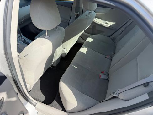 Used 2011 Toyota Corolla LE FWD image 9