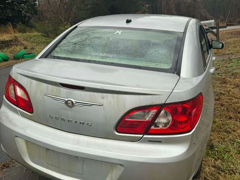 Used 2008 Chrysler Sebring Touring w/ Electronics Convenience Group FWD image 9