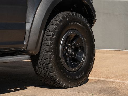 Used 2018 Ford F150 Raptor w/ Equipment Group 802A Luxury image 15