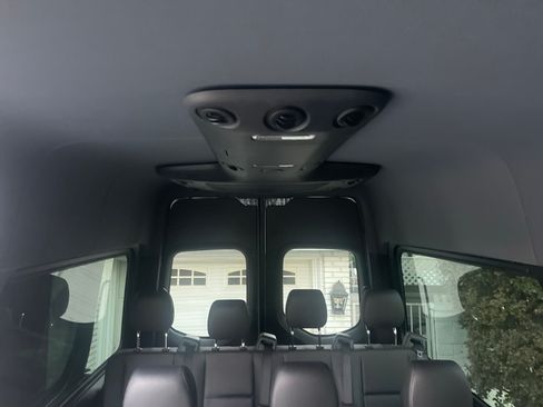 Used 2021 Mercedes-Benz Sprinter 2500 image 12