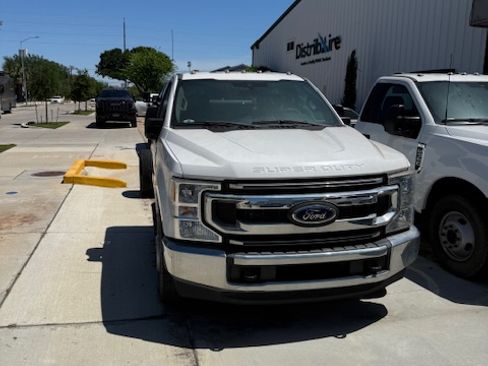 Used 2021 Ford F350 XL w/ Power Equipment Group image 2