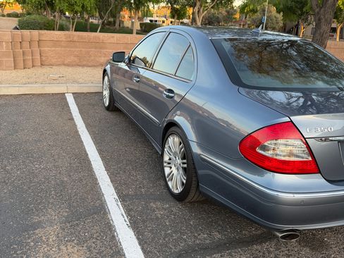 Used 2007 Mercedes-Benz E 350 E 350 Sedan 4D image 4