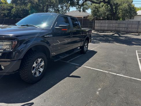Used 2013 Ford F150 FX4 w/ Mid Equipment Group AWD/4WD image 2