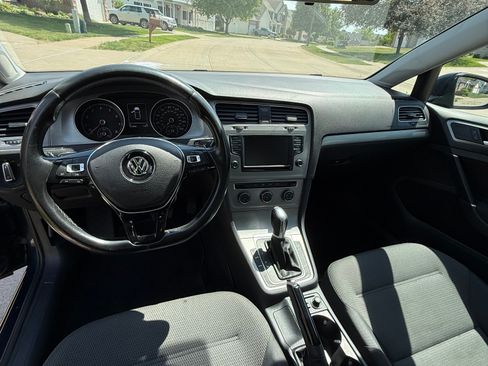 Used 2016 Volkswagen Golf S FWD image 9