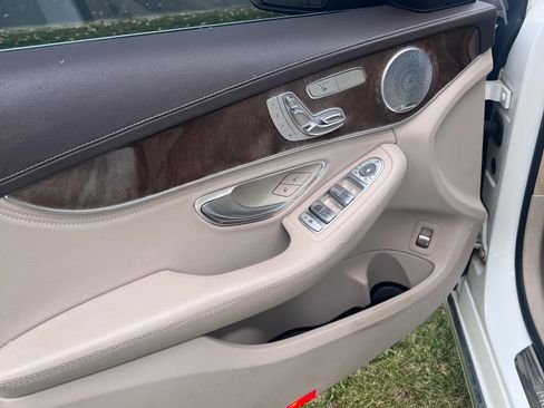 Used 2015 Mercedes-Benz C 300 4MATIC Sedan image 9