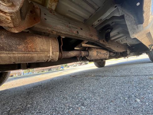 Used 2000 Ford F250 2WD Regular Cab Super Duty image 9