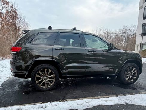 Used 2017 Jeep Grand Cherokee Limited 75th Anniversary image 2