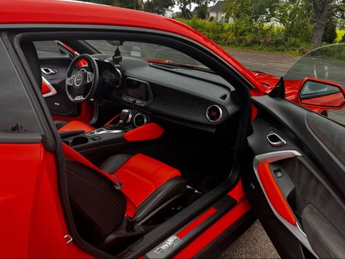 Used 2018 Chevrolet Camaro SS w/ Hot Wheels Edition image 11