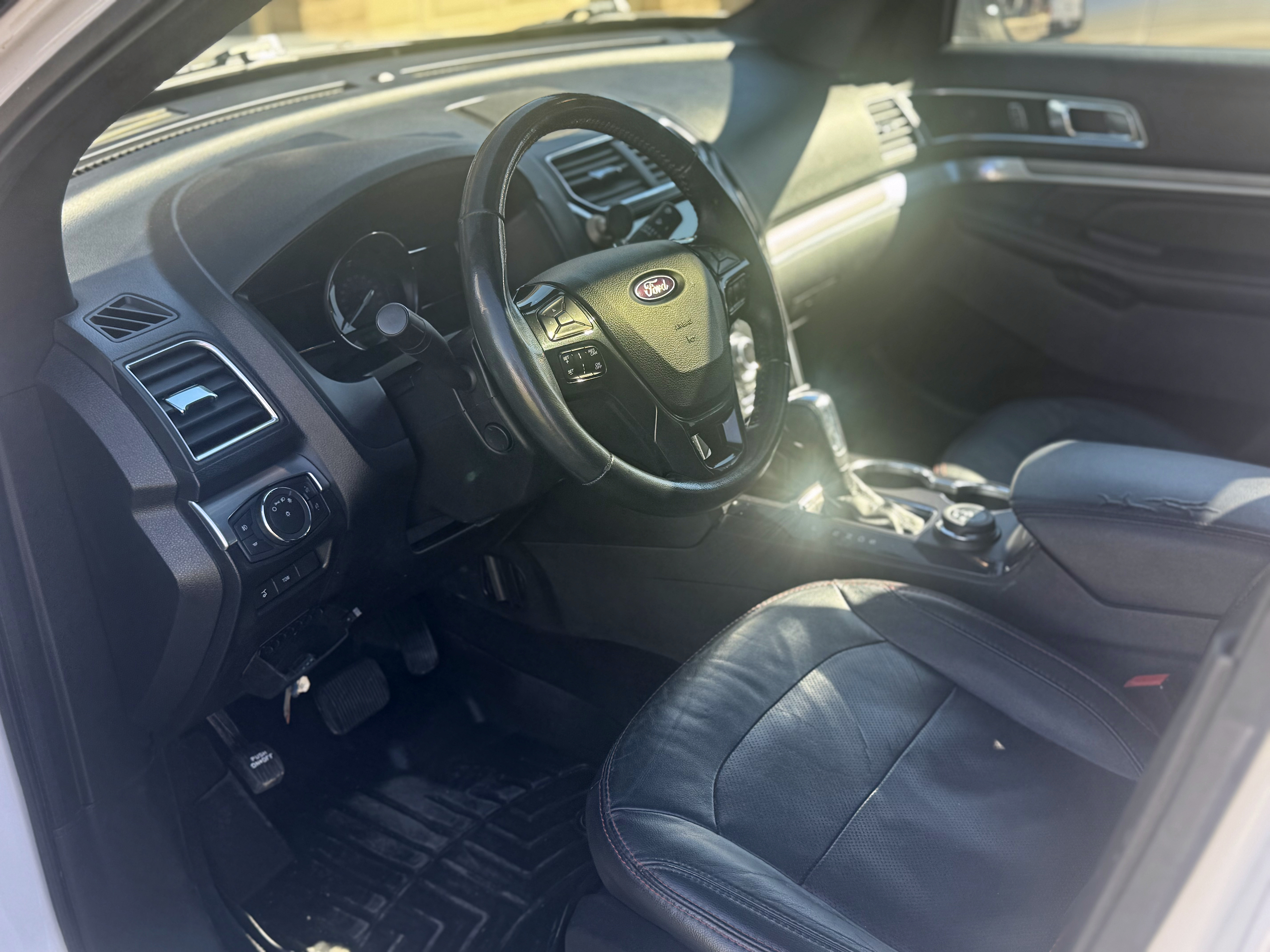 Used 2019 Ford Explorer Sport w/ Equipment Group 401A AWD/4WD image 12
