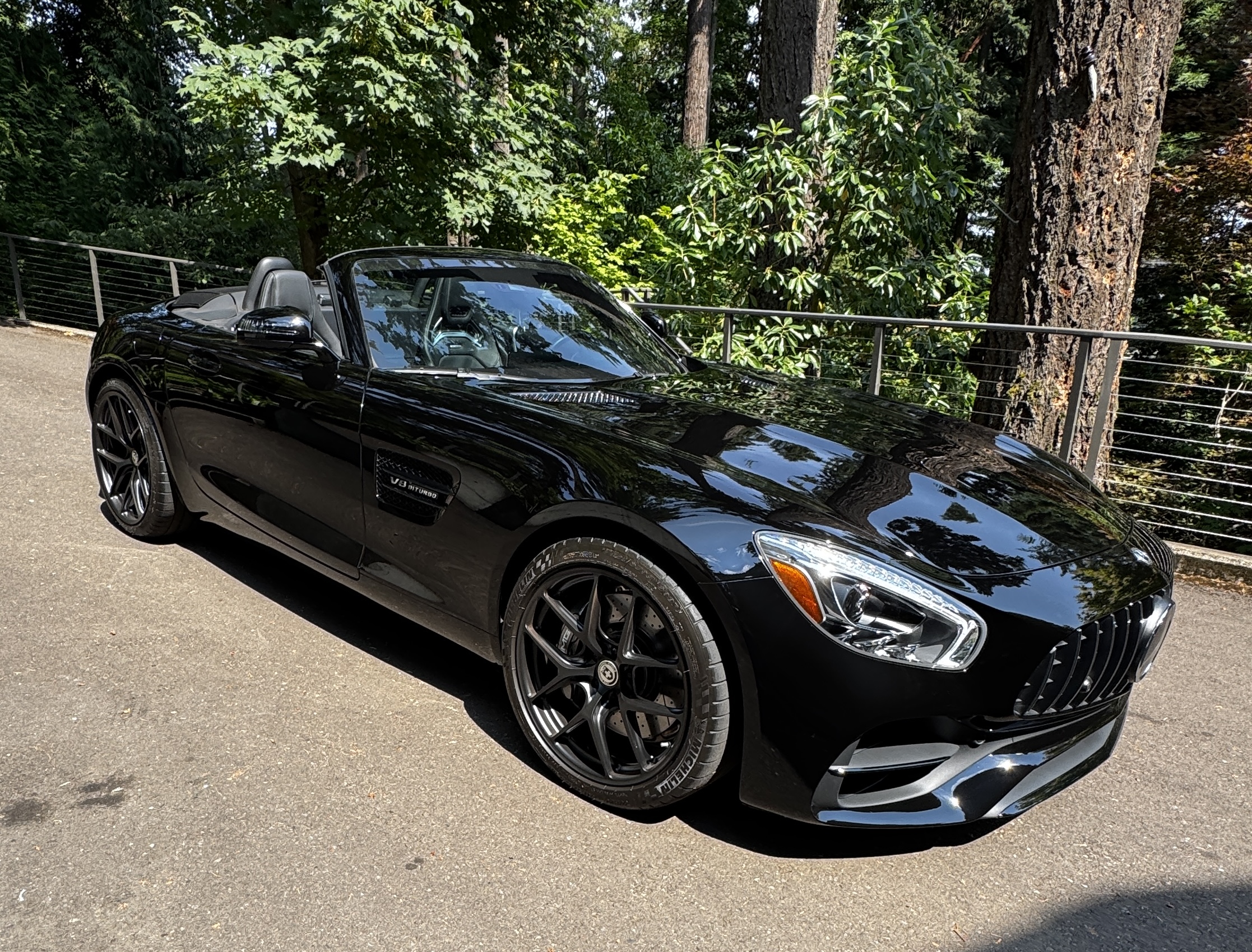 Used 2018 Mercedes-Benz AMG GT Roadster image 4