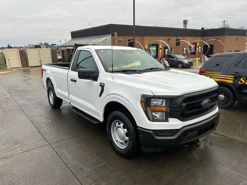 Used 2023 Ford F150 XL w/ Trailer Tow Package image 5