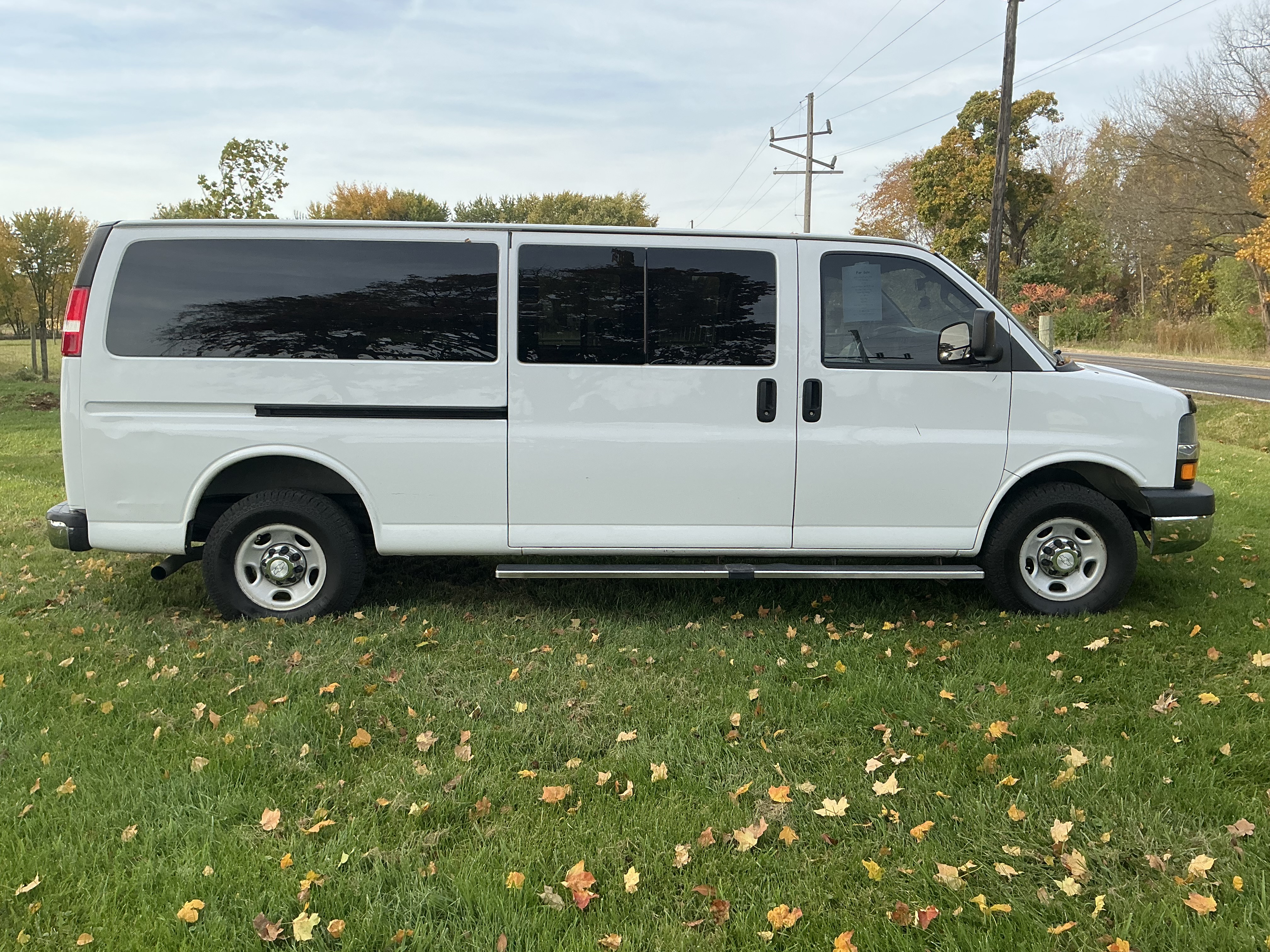 Used 2019 Chevrolet Express 3500 LT w/ LT Preferred Equipment Group RWD image 4