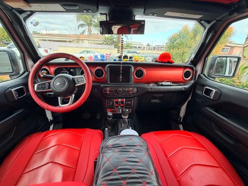 Used 2020 Jeep Gladiator Rubicon image 15