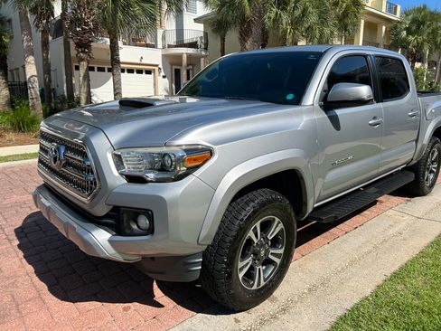 Used 2016 Toyota Tacoma TRD Sport w/ Towing Package AWD/4WD image 20